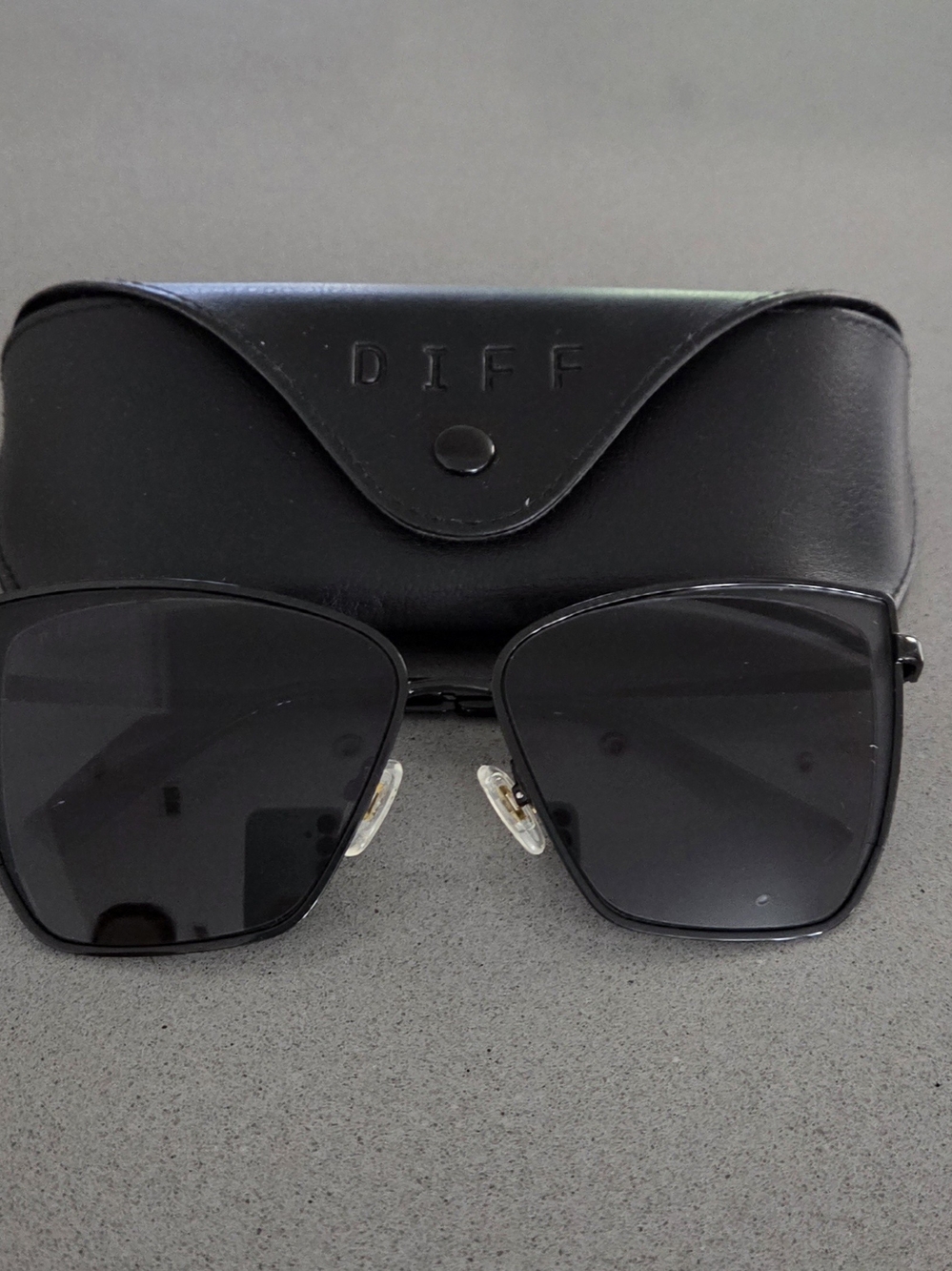 Diff Eyewear Black Metal Frame Sunglasses with Dark Lenses